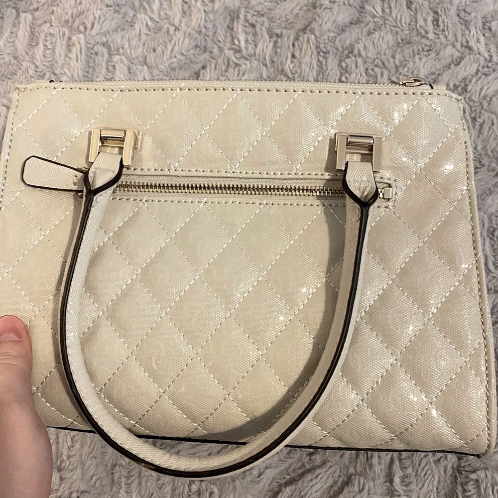 Guess Purse - Picture 4 of 4